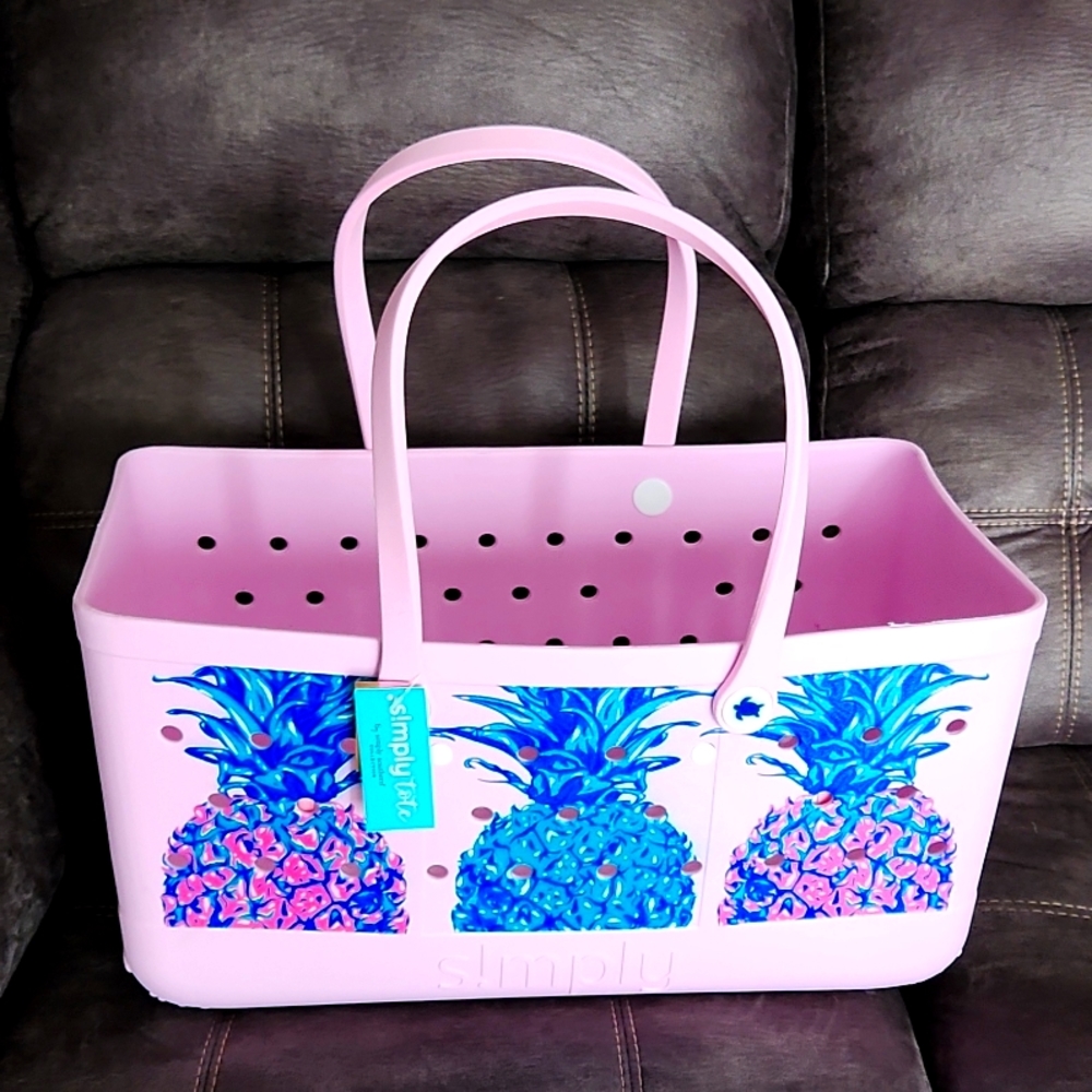 Simply Southern XL Pineapple Bogg Croc